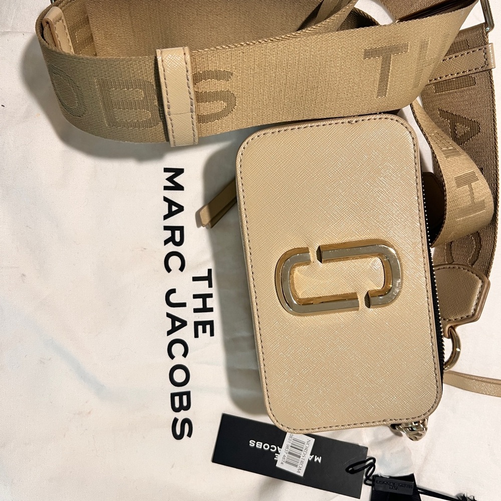 Marc Jacobs Beige SnapShot Bag
